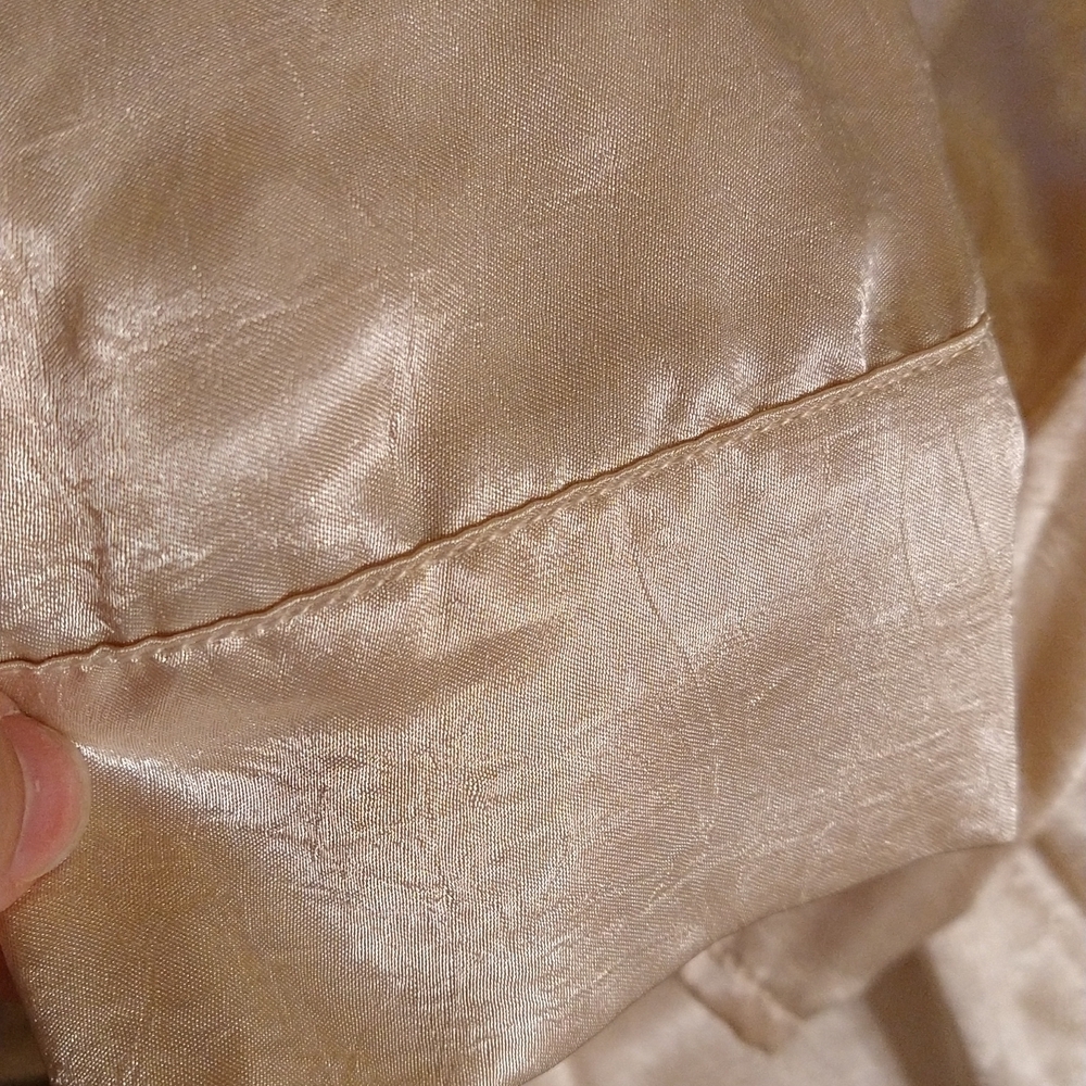 Le Lis Collection Slinky Button Down Blouse - Picture 6 of 7